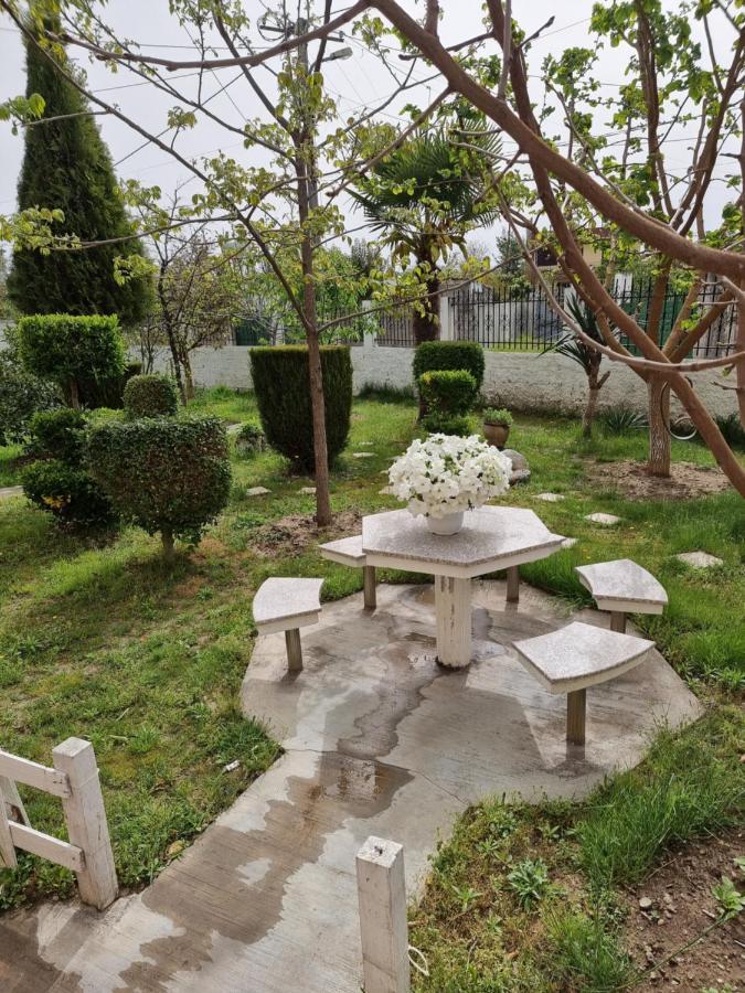 Guest House Vila Elezi Durrës 외부 사진