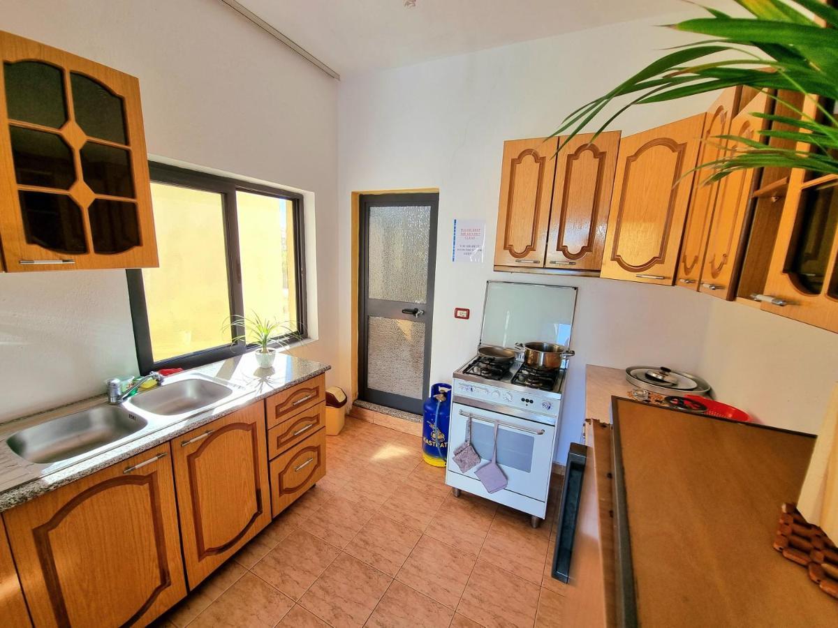 Guest House Vila Elezi Durrës 외부 사진